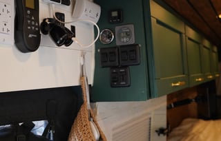 2022 Off Grid Cozy Cowboy Van