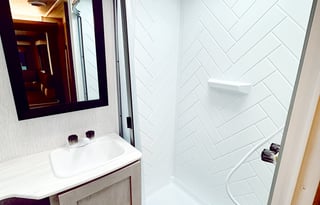 BRAND NEW!! 2024 Wildwood 28VBXL fit for a KING!!