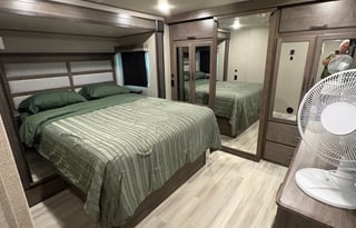 Rolling Family Retreat Bunk House with 2 full bath