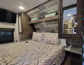 Dutchmen RV Coleman Lantern LT Series 262BH