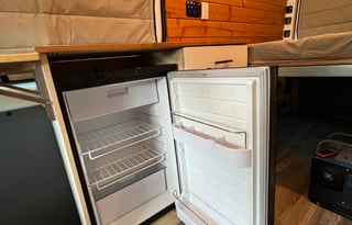Luxury Mercedes Sprinter Van | Solar, Shower