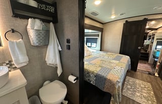 2022 Jayco North Point 382FLRB