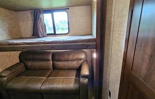 2 Bedroom, 2 Bath Luxury RV