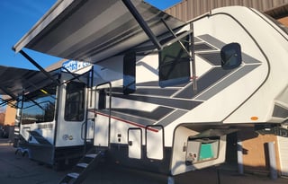 Bigfoot- 2022 Grand Design Momentum