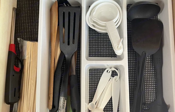 Cookware: Spoons, Spatulats, measuring cups, Lighter, skewers, etc...