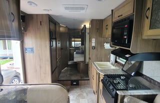 2017 Coachmen RV Freelander 26RS Ford 350
