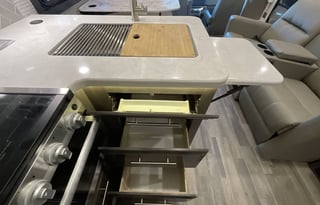 Erick Esteem 2025 sleeps 6,KING BED, Outside tv