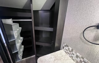 The Eagle Retreat – Luxury Jayco Eagle King Suite