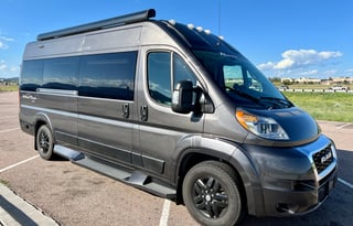 2020 Regency National Traveler FULL OFF-GRID