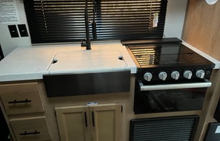 Toy hauler and pet friendly rv!