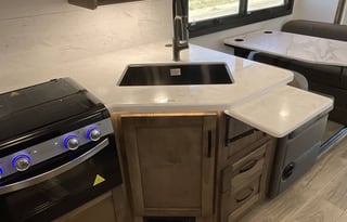 2026 Jayco Greyhawk XL 33F – Sleeps 8 | Diesel