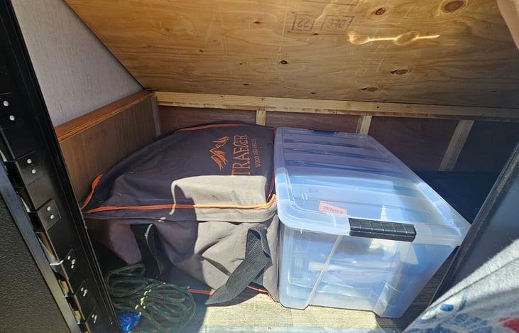 Traeger and Pellets as well as all cooking essentials are provided. Tie up rope and waste bags are also provided for your Dogs