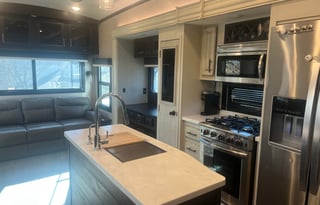 Family Camper:Sleeps 8/2Bed Rm/3Beds & Delivered