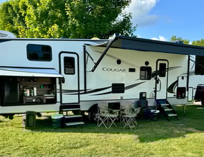 Keystone RV Cougar Half-Ton 32BHS