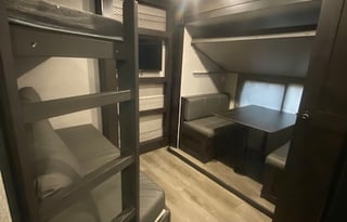 Happy Glamping in the Open Range with 1 1/2 baths!