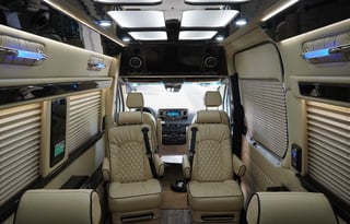 LUXURY 10 passengers VAN w TV, Kitchenette, Toilet