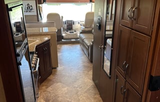 2016 Thor Motor Coach ACE 29.2 - SLEEPS 8