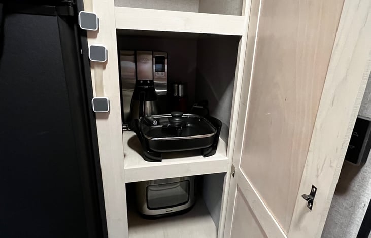 Fully stocked pantry! Just bring your food and you will be ready to go!