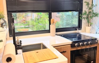 Ultra Light Camper 2026 | King Bed | Dog Friendly