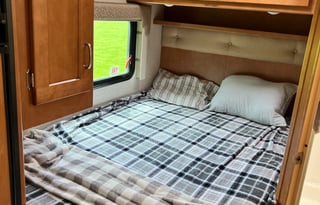 2017 Winnebago Spirit 25B