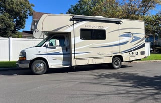 2015 Coachmen RV Leprechaun 220 QB