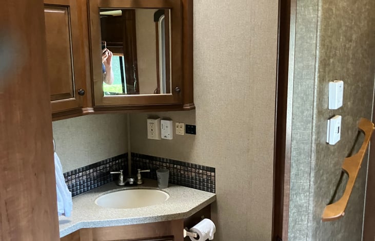 1/2 bath