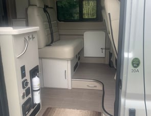 Thor Motor Coach Tellaro 20A