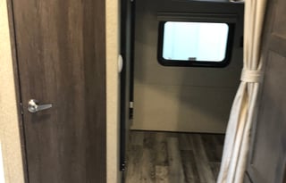 2019 Outback 290UBH *TWO AC UNITS*