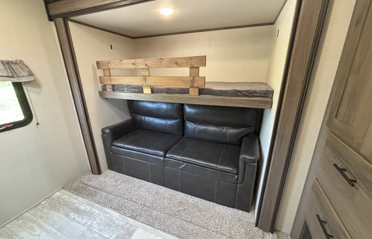 Bunkhouse bed #2 -Upper (250lb Capacity)