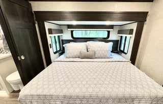 Summit - 2022 Jayco North Point