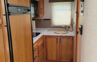 2017 Jayco Melbourne 24M Pet Friendly Family Fun!