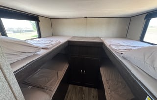 The Tovar's Kid Friendly Bunkhouse with Privacy