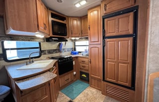Family friendly, stocked keystone fifth wheel