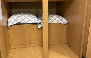 Very Clean! 2017 THOR Four Winds 24 ft. Good Size.