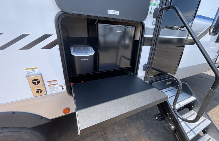 Outdoor Grill Station