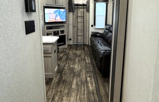 2021 Keystone Impact Fuzion 415