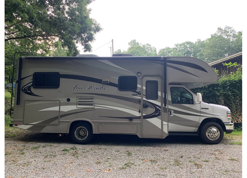 Class C Motor Home rentals in Elizabethtown