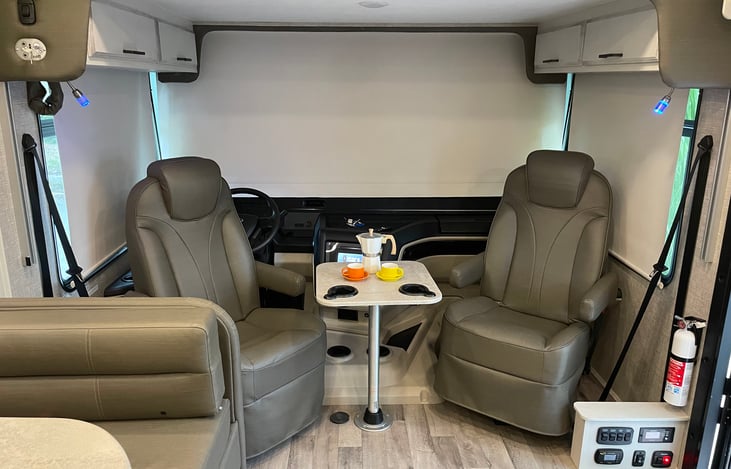 Driver/Passenger Swivel Chair Coffee Table