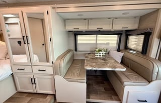 Thor Motorcoach Chateau 24F