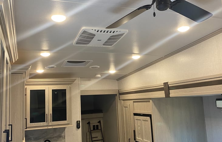 Celling fan and lights.