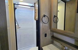 Easy Escape – Mercedes RV |Sleeps 5 |Fully Stocked