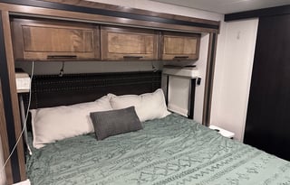 Entegra Accolade XT 35L - Adventure awaits