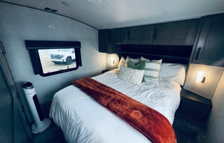 ****Adventure-Ready Family Camper – Sleeps 8***