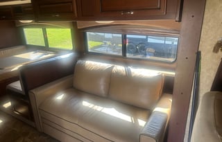 2013 Fleetwood RV Bounder Classic 36H