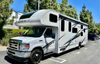 Luxury Bunkhouse Sleeps 10 Solar Wifi 2 A/C + More