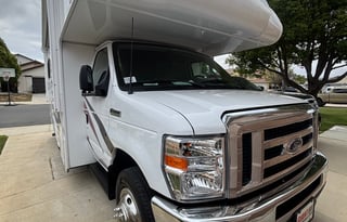 Beautiful 2024 Thor Four Winds 22e Motorhome