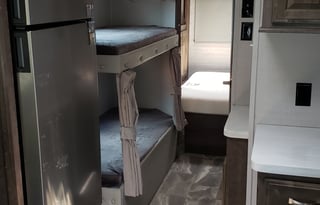 32ft 2023 Conquest Class-C RV - Pet Friendly!