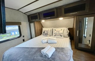 Aventure Awaits!! Cherokee Alfa Wolf Rental