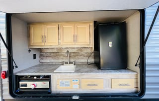 2021 Coachmen Catalina Legacy Edition travel trailer 38ft