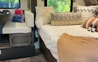 2022 Venture RV Sonic